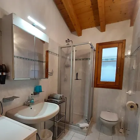 Dina Apartman Lazise